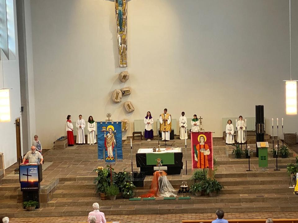 Urs Hungerbühler begrüsst alle Anwesenden