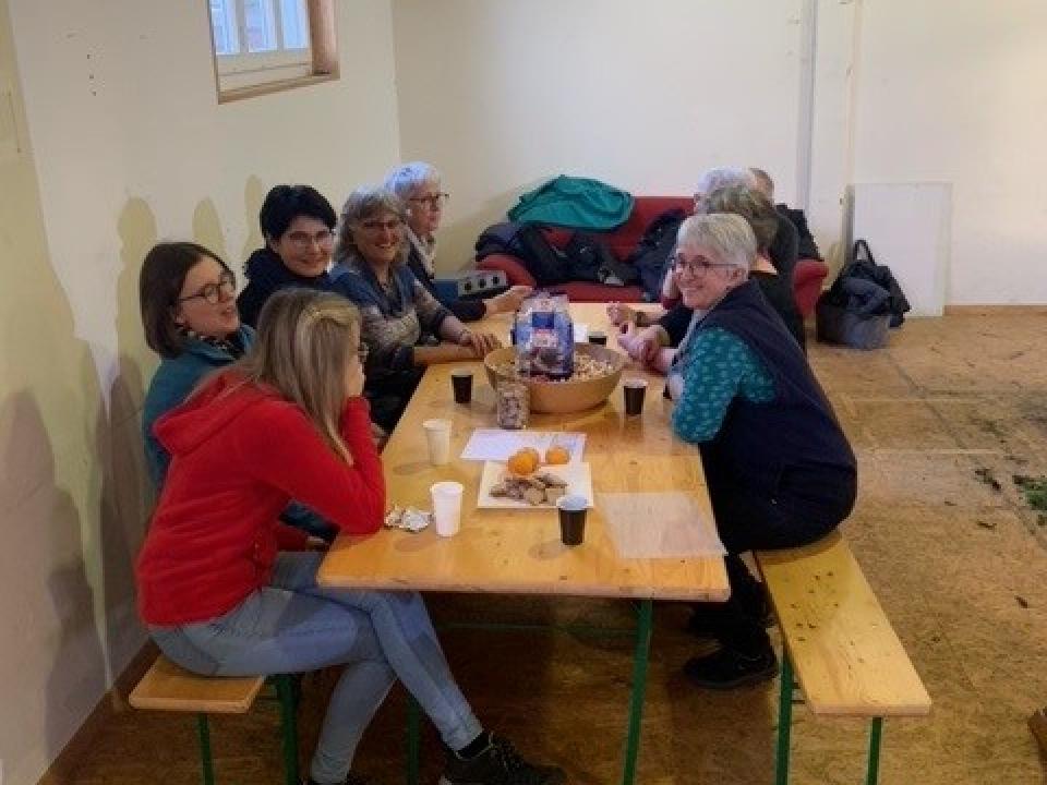 Unser aufgestelltes Adventskranzteam.