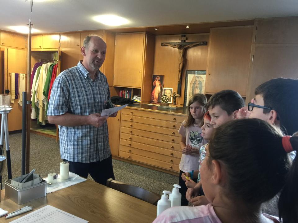 Mesmer Beat Köpfli erklärt die Paramente