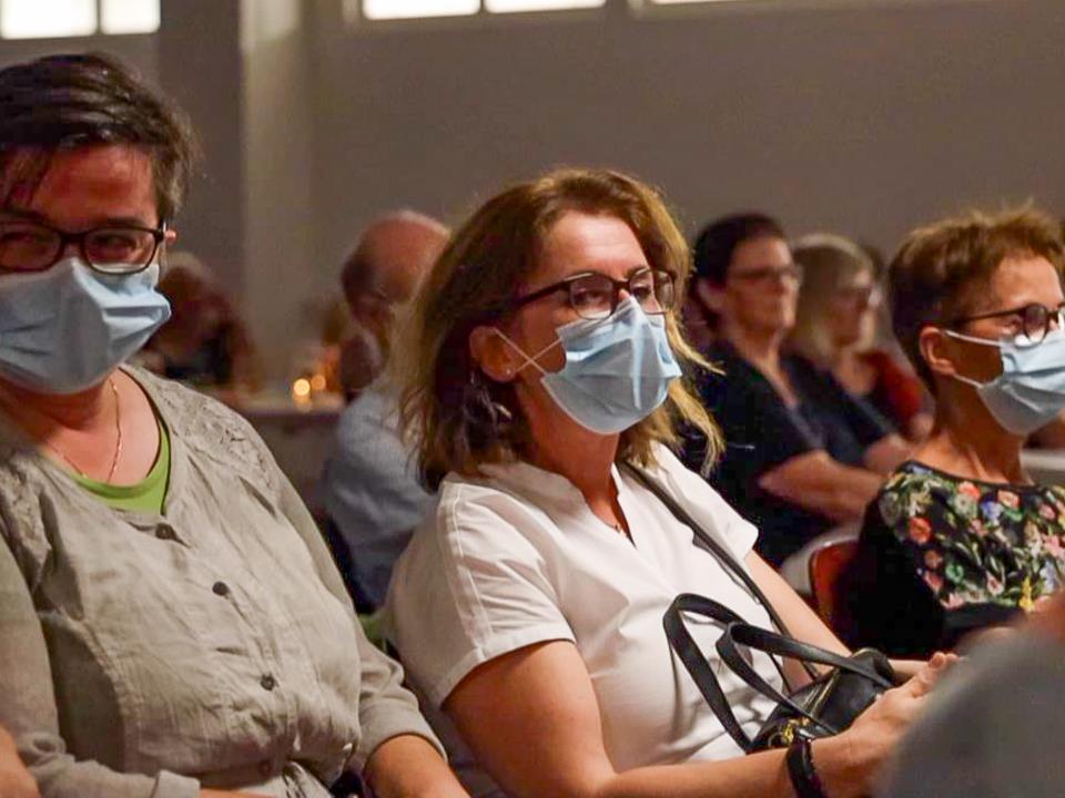 Theateraufführung unter gegebenen Schutzmassnahmen