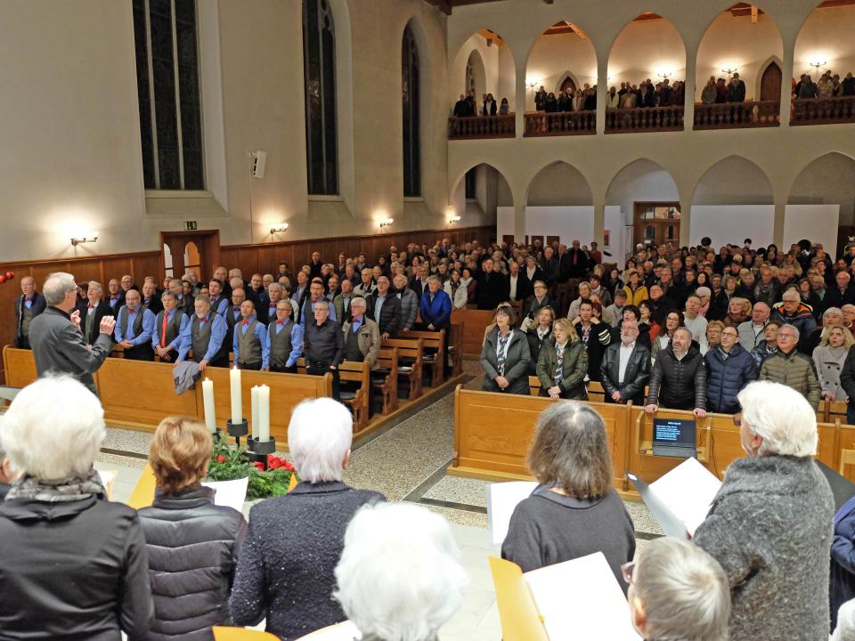 17. Dezember: Weihnachtssingen der Amriswiler Chöre in der Evang. Kirche: Herzlichen Dank allen Sängerinnen und Sängern für die Teilnahme an diesem schönen ökumenischen Anlass!