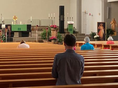 Anbetung und Stille an St. Stefan