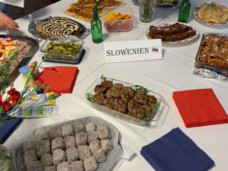 Nationentisch Slowenien 