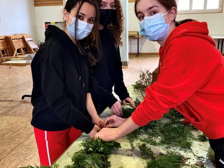 Traditionelles Palmbinden 