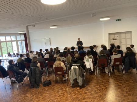 Martin Rohrer bei seinen Ausführungen zum Leiden Christi