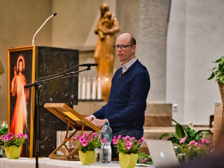 Präsident Daniel Ambord bei Eröffnung der Sitzung